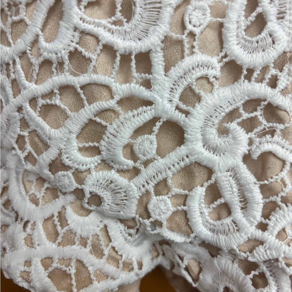 DO+BE Cream and White Lace Shorts and Top set - Picture 8 of 13